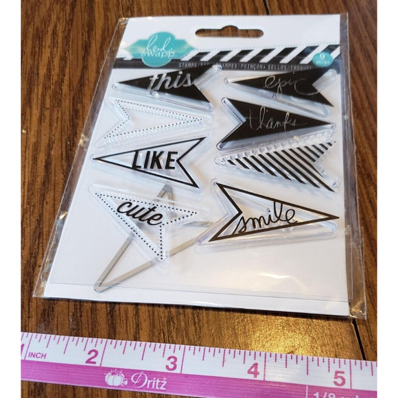 Heidi Swapp Clear Pennants Stamp and Die Set HS01136 - Picture 5 of 6